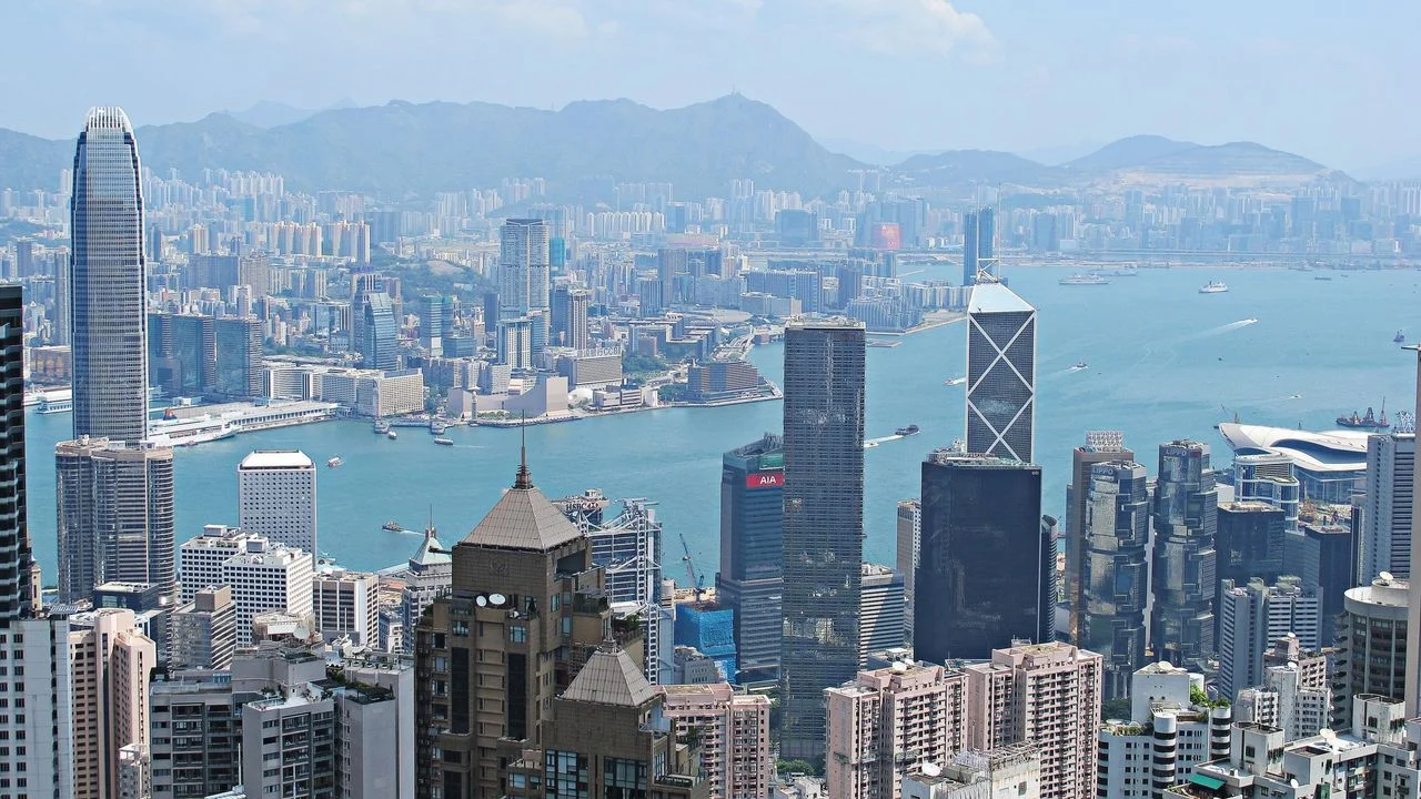 自由市場商業社會架構曾伴着香港走過了不少的風風雨雨。（Shutterstock）